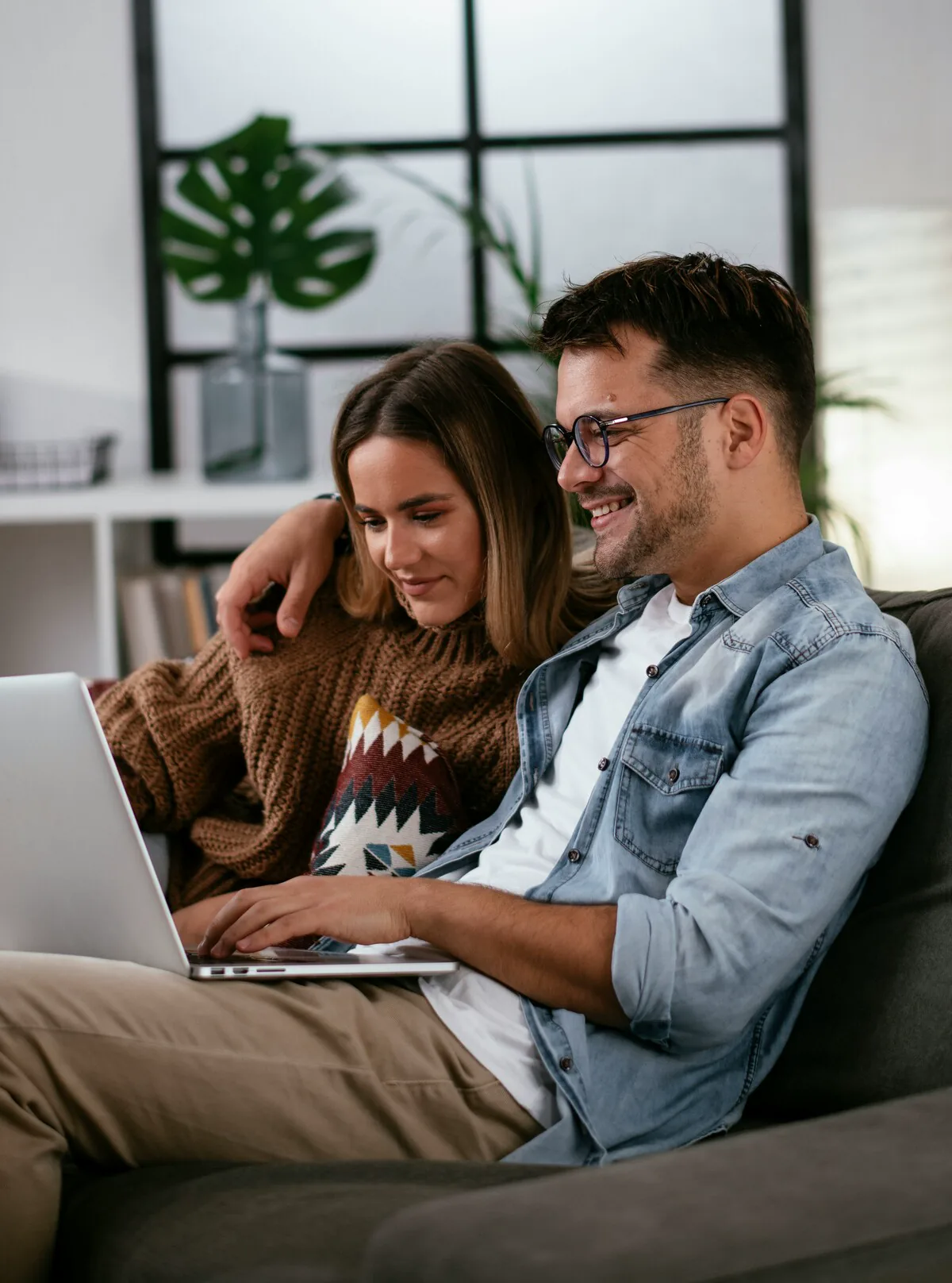 Smiling couple, illustrative image