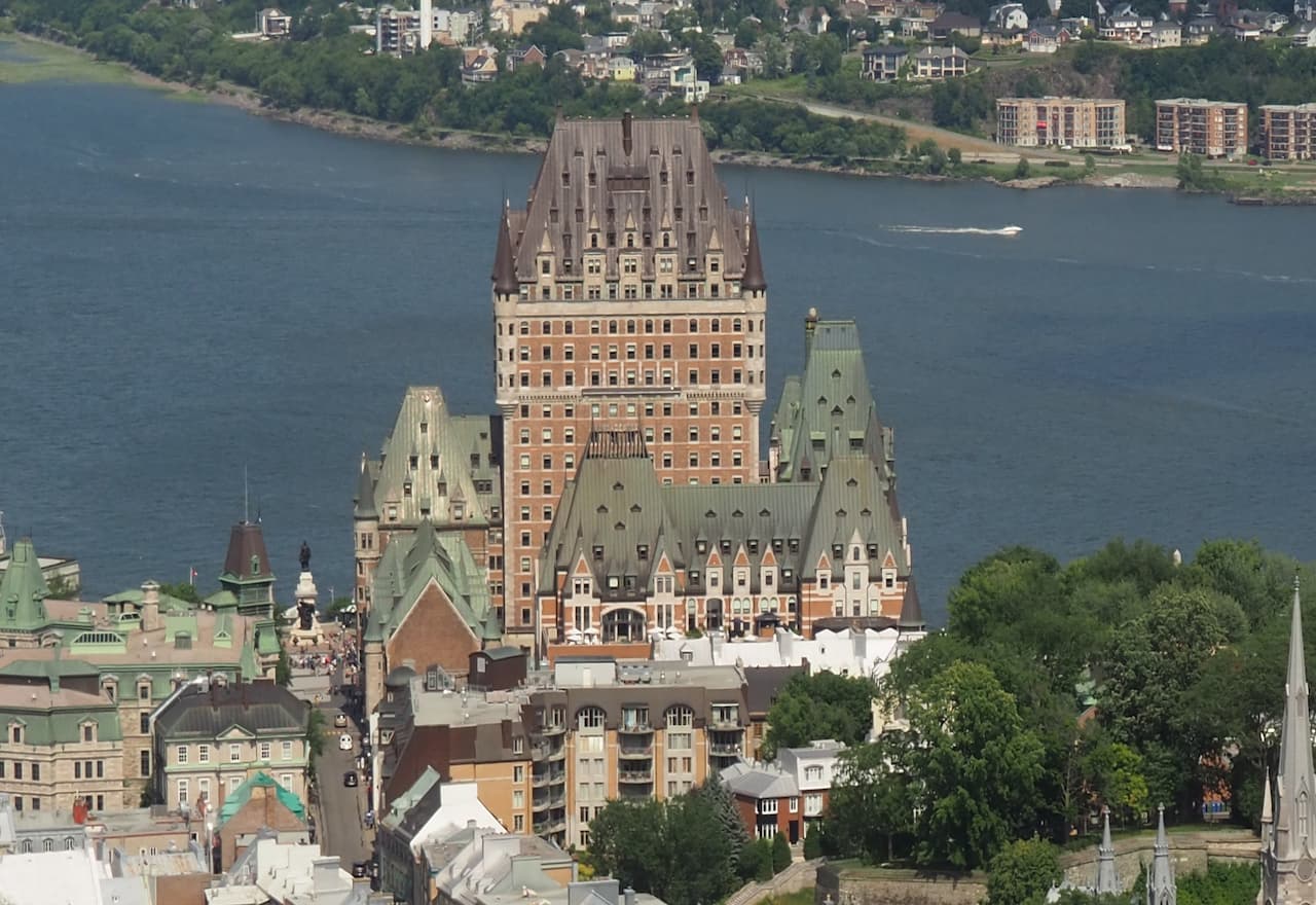 Thumbnail-For-Quebec City-By-Credit Instant