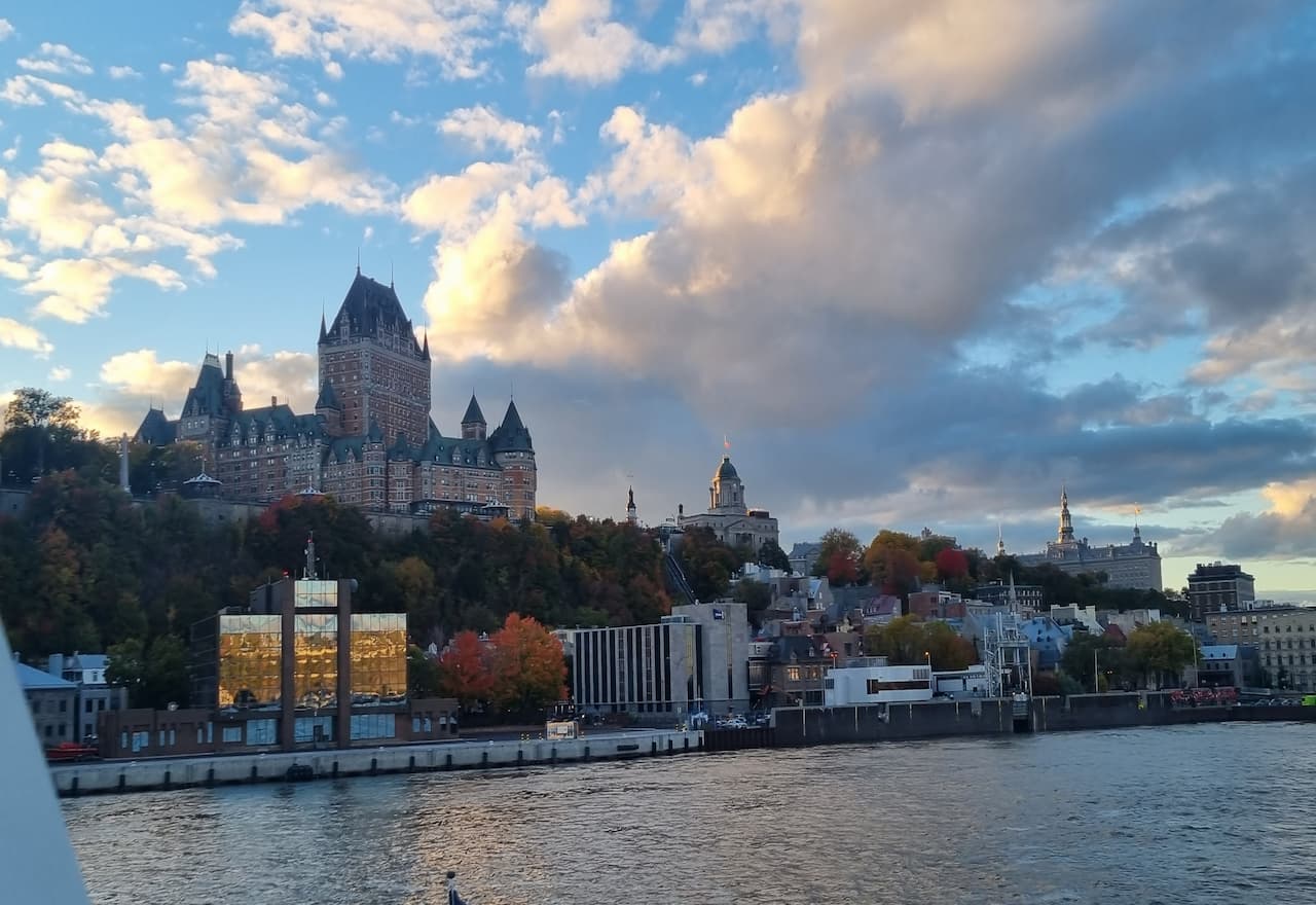 Thumbnail-For-Quebec City Lake-View-By-Credit Instant