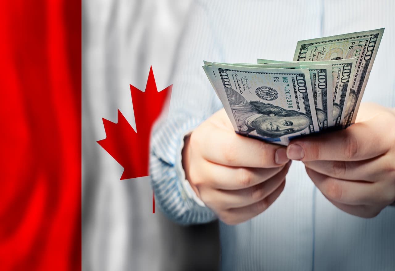 Thumbnail-For-Borrowing Online in Canada Fast, Easy—and Safe If You’re Smart About It-By-Credit Instant