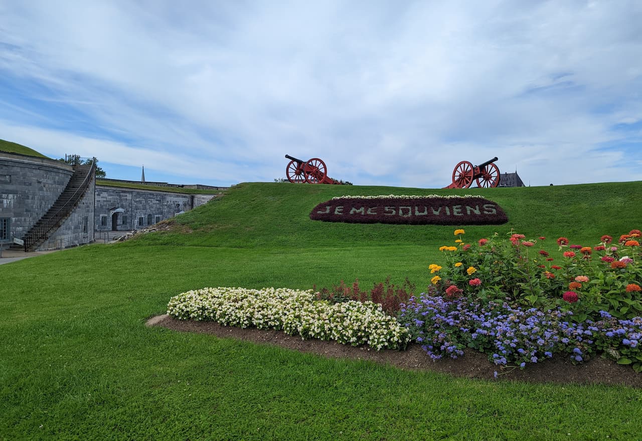Thumbnail-For-View-Display-At-The Citadelle of Québec-By-Credit Instant