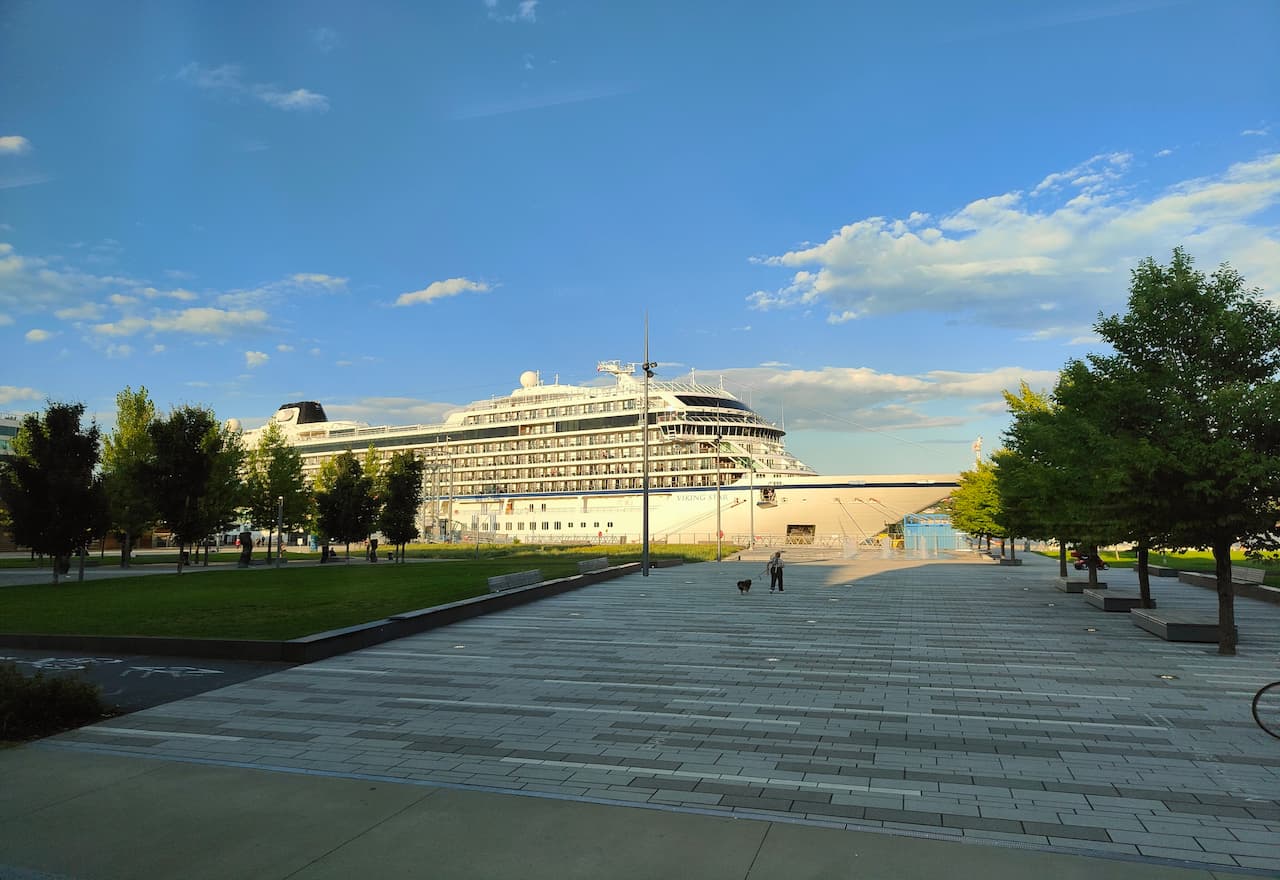 Thumbnail-For-Port Of Quebec-By-Credit Instant