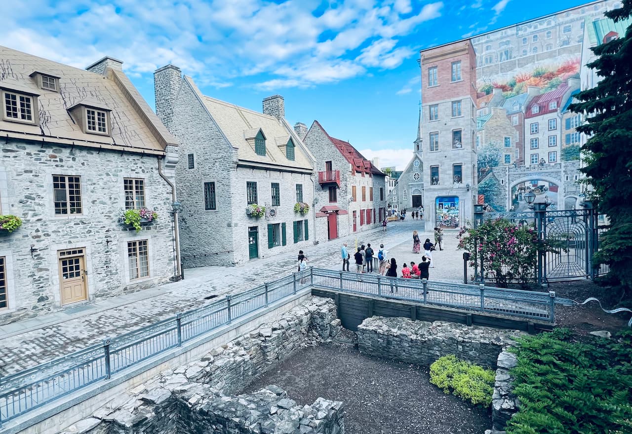 Thumbnail-For-Côte de la Montagne-Urban Art-Mural-By-Credit Instant