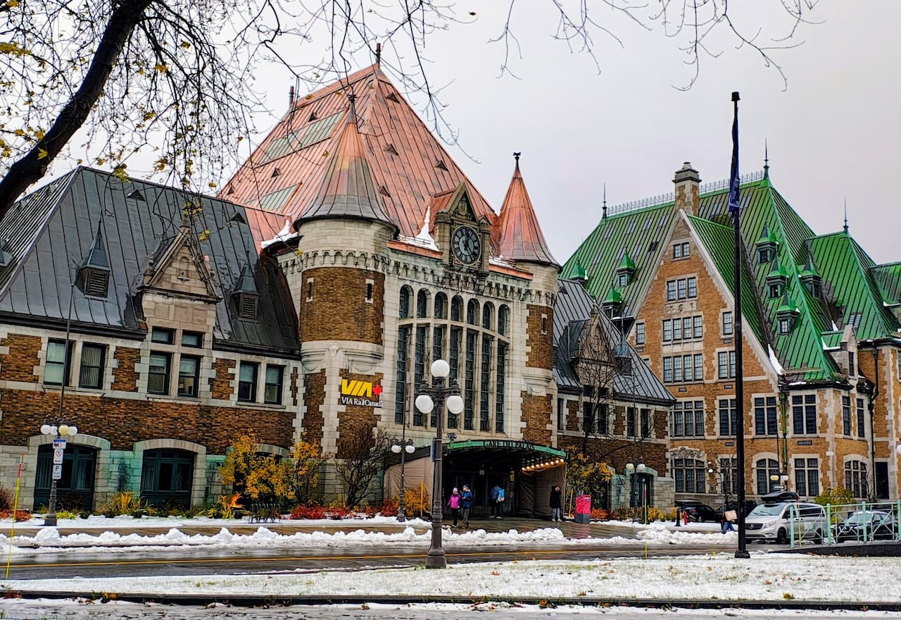 Thumbnail-For-Gare du Palais-Central Station-By-Credit Instant