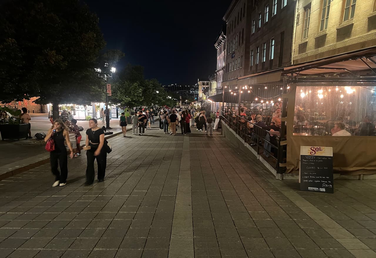 Thumbnail-For-Jacques-Cartier Square-Rue Saint-Joseph Est-By-Credit Instant