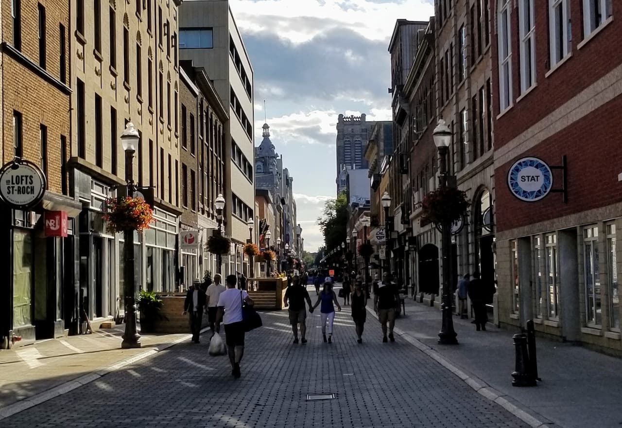 Thumbnail-For-Rue Saint-Joseph Est-By-Credit Instant